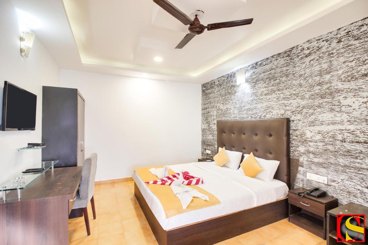 Candolim Sands Hotel Kültér fotó