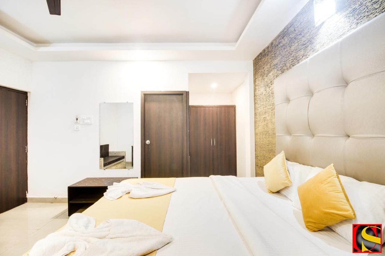 Candolim Sands Hotel Kültér fotó